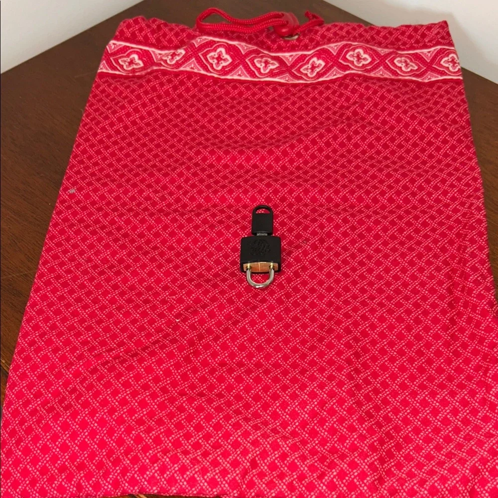 Vera Bradley Red Geometric Drawstring Bag with lock and key - Picture 3 of 8